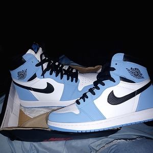 Nike Air Jordan 1's University Blue